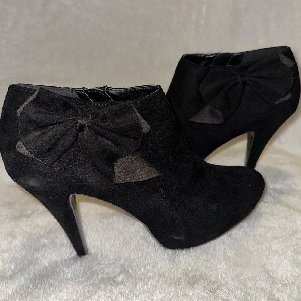 Impo Black Bow Ankle Boots NWOT